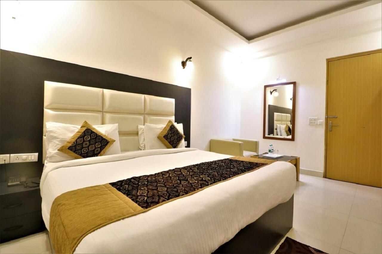 Aerocity Hotel Jindal Palace Delhi- A Well Hygiene Property"All Staff Vaccinated " New Delhi Exteriör bild